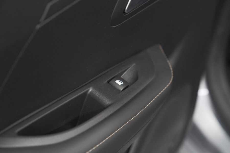 Peugeot 208 1.2 Hybrid 110 e-DSC6 Allure | IJSKOUDE Climate Control | Apple Carplay | Parkeersensoren