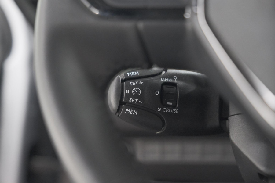 Peugeot 208 1.2 Hybrid 110 e-DSC6 Allure | IJSKOUDE Climate Control | Apple Carplay | Parkeersensoren