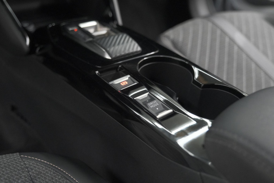 Peugeot 208 1.2 Hybrid 110 e-DSC6 Allure | IJSKOUDE Climate Control | Apple Carplay | Parkeersensoren