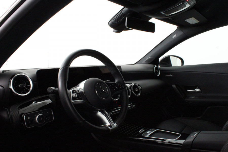 Mercedes-Benz CLA-Klasse 250 e Star Edition > Keyless/Camera/Cruise control adaptief/Stoelverwarming...
