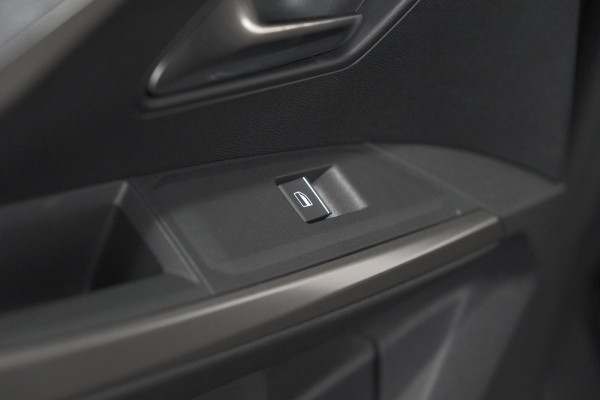 Peugeot 3008 1.2 Hybrid 136 GT | 360 Camera | Adaptieve Cruise Control | Stoelen Pakket | Elektrische Kofferklep