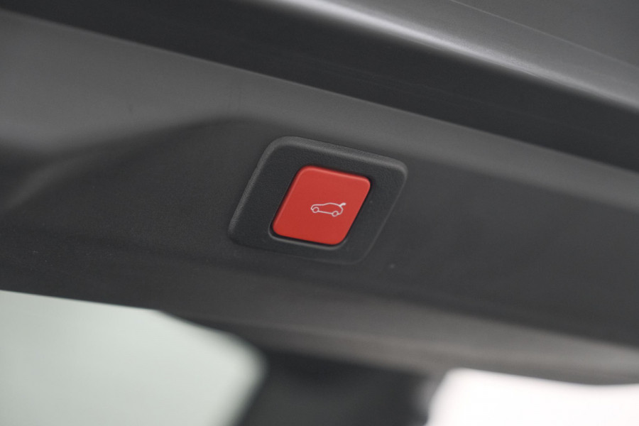 Peugeot 3008 1.2 Hybrid 136 GT | 360 Camera | Adaptieve Cruise Control | Stoelen Pakket | Elektrische Kofferklep