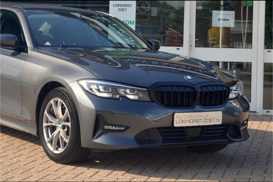 BMW 3-serie 320i Business Edition Plus | Adaptive Cruise | 44.000 km!
