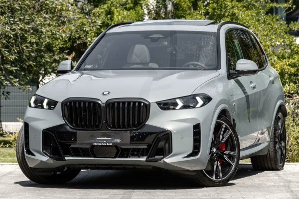 BMW X5 xDrive50e M-SPORT Pro ** LED, GRAU LEDER, NAVI+, PANORAMA, TREKH, 22-invh LMV, LUCHT ** Ex BMW - UNFALLFREI ** ** INFORMEER OOK NAAR ONZE AANTREKKELIJKE FINANCIAL-LEASE TARIEVEN **