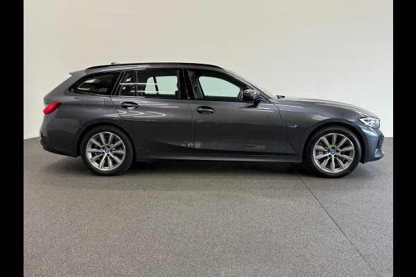 BMW 3 Serie Touring 330e Sportline Automaat 292pk Airco Navi Carplay PDC VA Adaptive Cruise Control Stoel/Stuurwielverwarming Full LED BMW HiFi