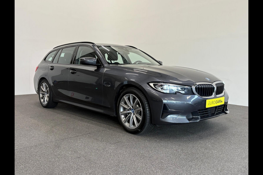 BMW 3 Serie Touring 330e Sportline Automaat 292pk Airco Navi Carplay PDC VA Adaptive Cruise Control Stoel/Stuurwielverwarming Full LED BMW HiFi