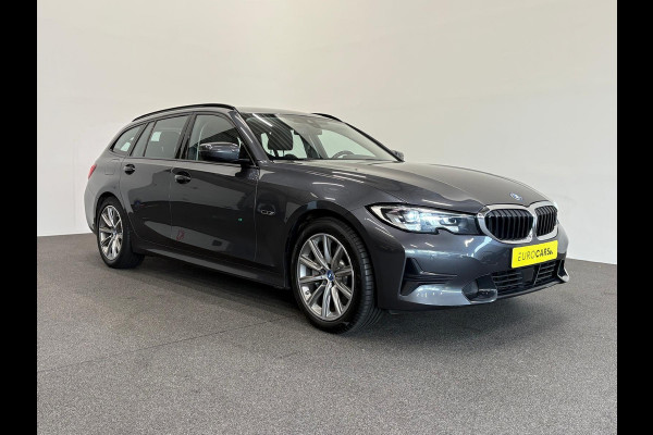BMW 3 Serie Touring 330e Sportline Automaat 292pk Airco Navi Carplay PDC VA Adaptive Cruise Control Stoel/Stuurwielverwarming Full LED BMW HiFi