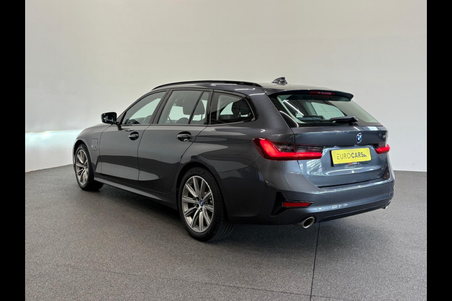 BMW 3 Serie Touring 330e Sportline Automaat 292pk Airco Navi Carplay PDC VA Adaptive Cruise Control Stoel/Stuurwielverwarming Full LED BMW HiFi