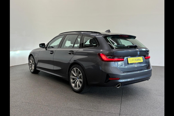 BMW 3 Serie Touring 330e Sportline Automaat 292pk Airco Navi Carplay PDC VA Adaptive Cruise Control Stoel/Stuurwielverwarming Full LED BMW HiFi