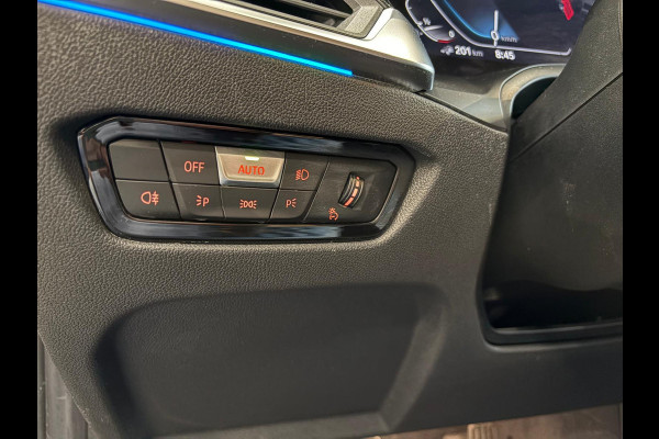 BMW 3 Serie Touring 330e Sportline Automaat 292pk Airco Navi Carplay PDC VA Adaptive Cruise Control Stoel/Stuurwielverwarming Full LED BMW HiFi
