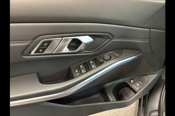 BMW 3 Serie Touring 330e Sportline Automaat 292pk Airco Navi Carplay PDC VA Adaptive Cruise Control Stoel/Stuurwielverwarming Full LED BMW HiFi
