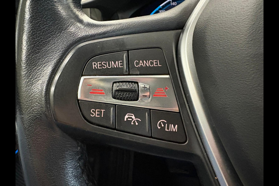 BMW 3 Serie Touring 330e Sportline Automaat 292pk Airco Navi Carplay PDC VA Adaptive Cruise Control Stoel/Stuurwielverwarming Full LED BMW HiFi