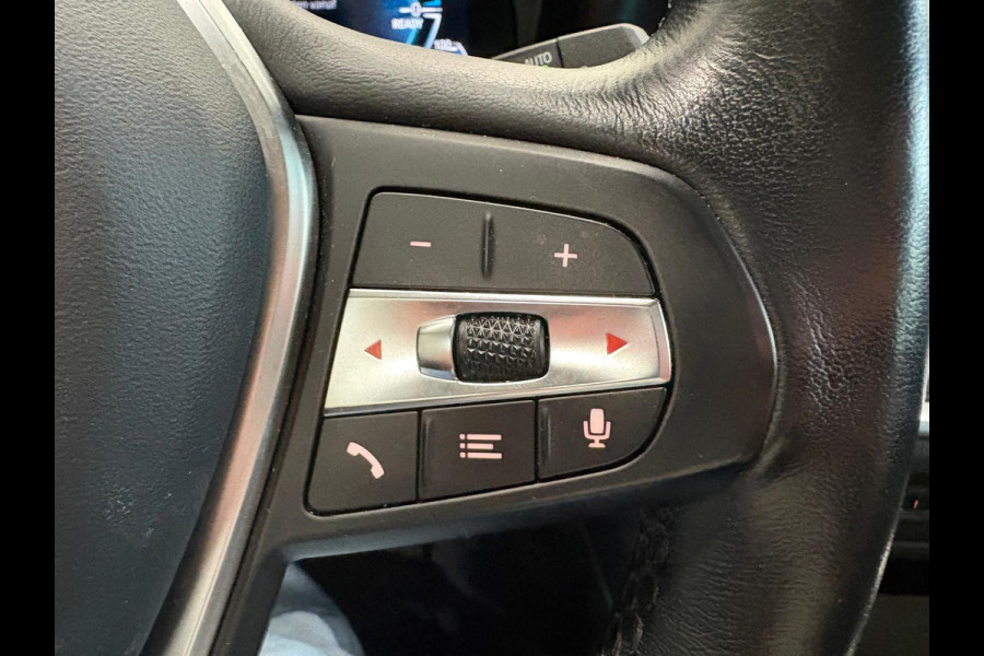 BMW 3 Serie Touring 330e Sportline Automaat 292pk Airco Navi Carplay PDC VA Adaptive Cruise Control Stoel/Stuurwielverwarming Full LED BMW HiFi