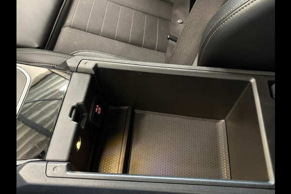 BMW 3 Serie Touring 330e Sportline Automaat 292pk Airco Navi Carplay PDC VA Adaptive Cruise Control Stoel/Stuurwielverwarming Full LED BMW HiFi