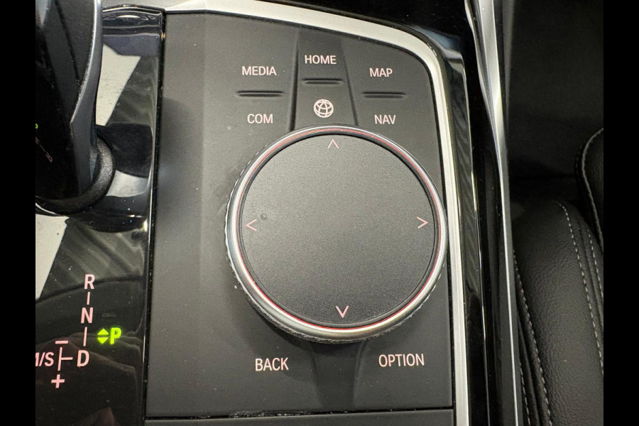 BMW 3 Serie Touring 330e Sportline Automaat 292pk Airco Navi Carplay PDC VA Adaptive Cruise Control Stoel/Stuurwielverwarming Full LED BMW HiFi