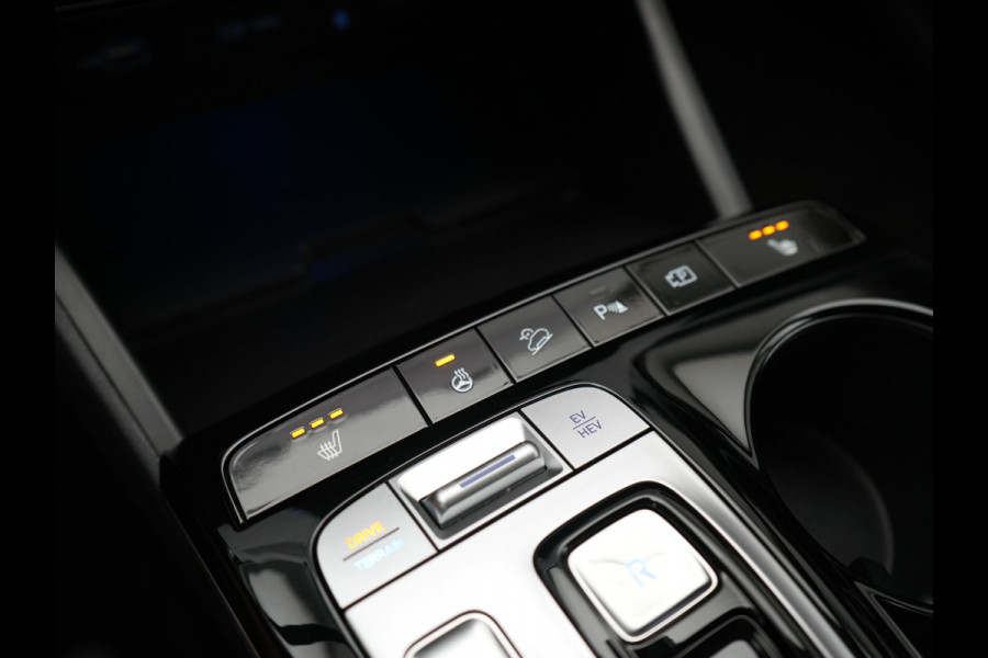 Hyundai Tucson 1.6 T-GDI Comfort 4WD PHEV 265pk | Trekhaak Afn. | Adaptive Cruise | Camera | Krell Audio | Stoelverwarming | Apple Carplay | Virtual | Blis | Stuurverwarming | Navigatie | DAB | 19"L.M | Plug In Hybrid |