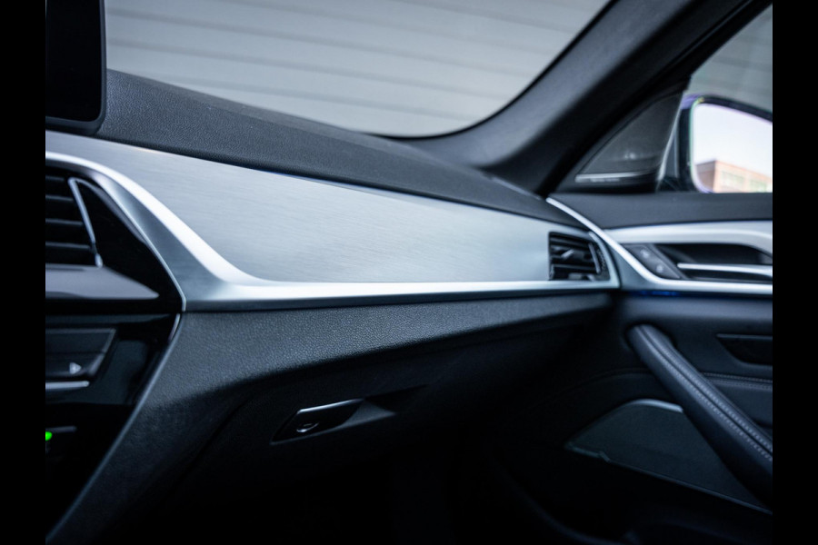 BMW 5 Serie Touring 530i High Executive Edition M-Sport l Pano l Laser l Memory l Trekhaak