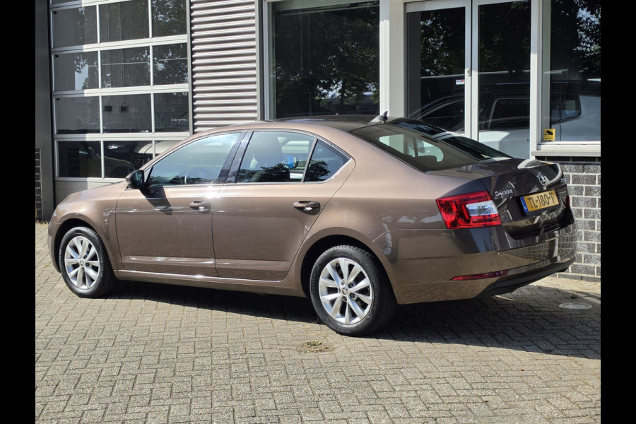 Škoda Octavia 1.0 TSI Aut Dealer onderhouden Navi Carplay Nap