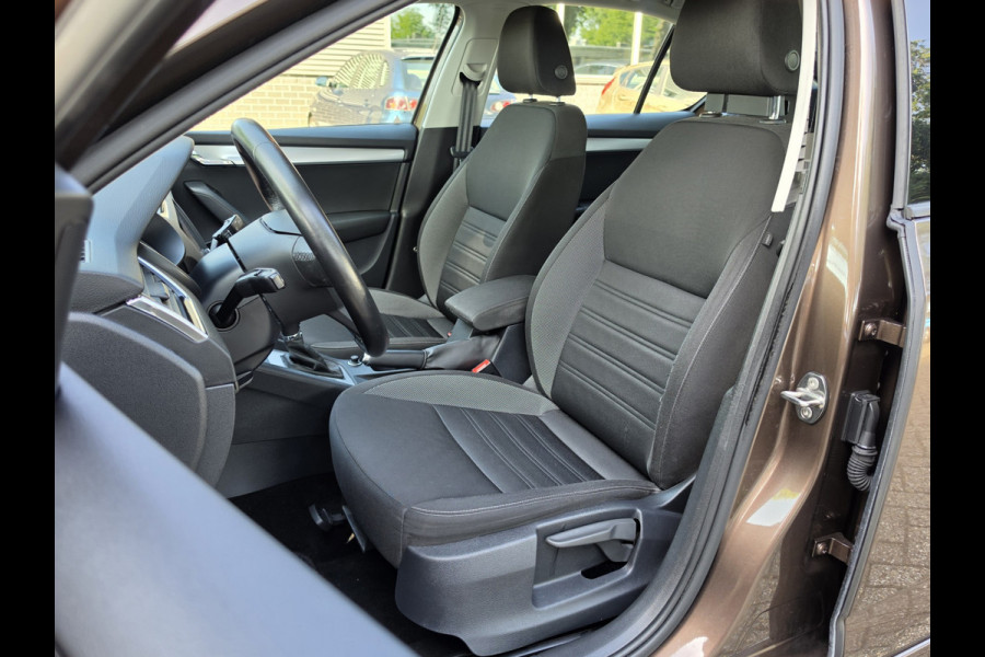 Škoda Octavia 1.0 TSI Aut Dealer onderhouden Navi Carplay Nap