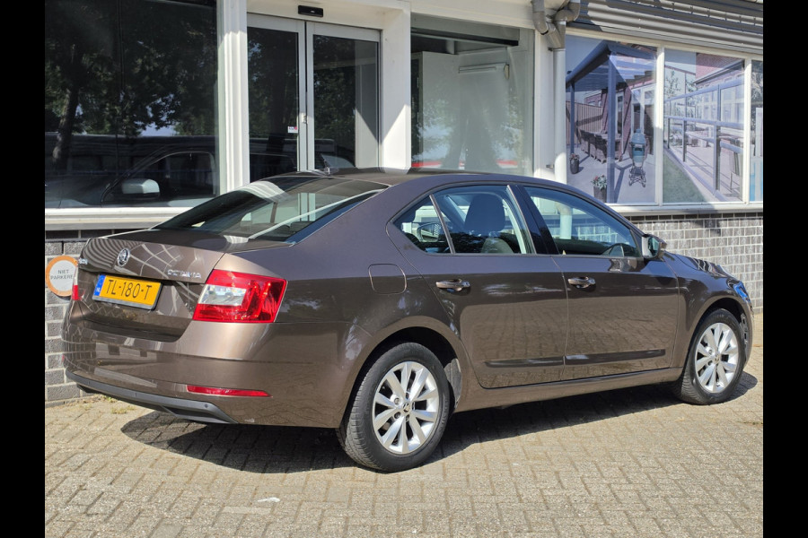 Škoda Octavia 1.0 TSI Aut Dealer onderhouden Navi Carplay Nap