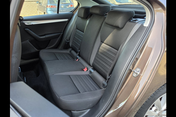 Škoda Octavia 1.0 TSI Aut Dealer onderhouden Navi Carplay Nap