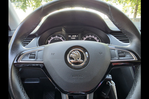 Škoda Octavia 1.0 TSI Aut Dealer onderhouden Navi Carplay Nap