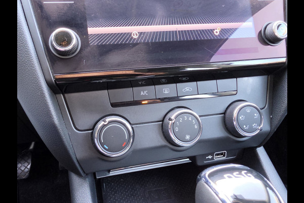 Škoda Octavia 1.0 TSI Aut Dealer onderhouden Navi Carplay Nap