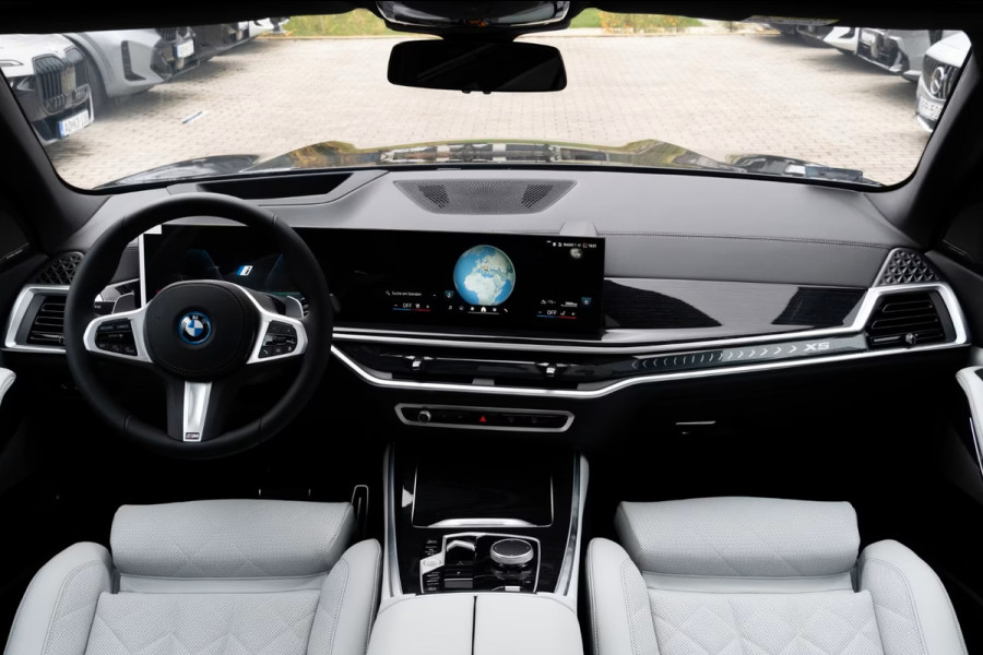 BMW X5 xDrive50e M-SPORT Pro ** LED, GRAU LEDER, NAVI+, PANO, DR.ASS+, TREKH, 22-invh LMV, LUCHT ** Ex BMW - UNFALLFREI ** ** INFORMEER OOK NAAR ONZE AANTREKKELIJKE FINANCIAL-LEASE TARIEVEN **