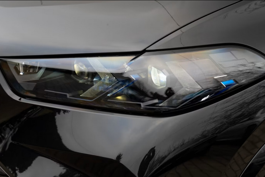 BMW X5 xDrive50e M-SPORT Pro ** LED, GRAU LEDER, NAVI+, PANO, DR.ASS+, TREKH, 22-invh LMV, LUCHT ** Ex BMW - UNFALLFREI ** ** INFORMEER OOK NAAR ONZE AANTREKKELIJKE FINANCIAL-LEASE TARIEVEN **