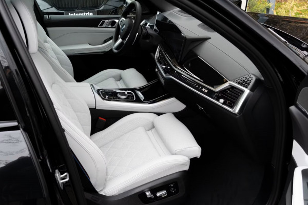 BMW X5 xDrive50e M-SPORT Pro ** LED, GRAU LEDER, NAVI+, PANO, DR.ASS+, TREKH, 22-invh LMV, LUCHT ** Ex BMW - UNFALLFREI ** ** INFORMEER OOK NAAR ONZE AANTREKKELIJKE FINANCIAL-LEASE TARIEVEN **