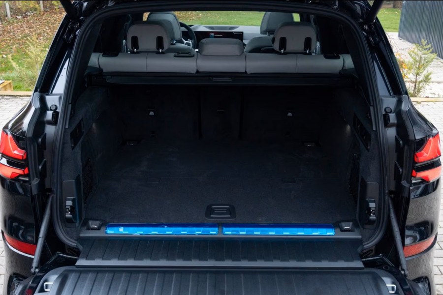 BMW X5 xDrive50e M-SPORT Pro ** LED, GRAU LEDER, NAVI+, PANO, DR.ASS+, TREKH, 22-invh LMV, LUCHT ** Ex BMW - UNFALLFREI ** ** INFORMEER OOK NAAR ONZE AANTREKKELIJKE FINANCIAL-LEASE TARIEVEN **