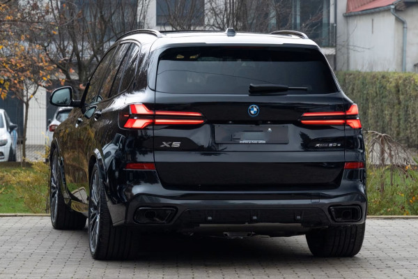 BMW X5 xDrive50e M-SPORT Pro ** LED, GRAU LEDER, NAVI+, PANO, DR.ASS+, TREKH, 22-invh LMV, LUCHT ** Ex BMW - UNFALLFREI ** ** INFORMEER OOK NAAR ONZE AANTREKKELIJKE FINANCIAL-LEASE TARIEVEN **