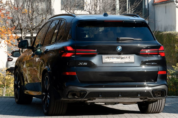 BMW X5 xDrive50e M-SPORT Pro ** LED, COGNAC LEDER, NAVI+, PANO, DR.ASS+, TREKH, 22-invh LMV, LUCHT ** Ex BMW - UNFALLFREI ** ** INFORMEER OOK NAAR ONZE AANTREKKELIJKE FINANCIAL-LEASE TARIEVEN **