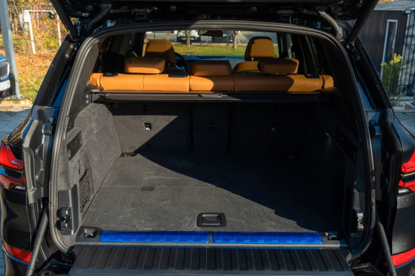 BMW X5 xDrive50e M-SPORT Pro ** LED, COGNAC LEDER, NAVI+, PANO, DR.ASS+, TREKH, 22-invh LMV, LUCHT ** Ex BMW - UNFALLFREI ** ** INFORMEER OOK NAAR ONZE AANTREKKELIJKE FINANCIAL-LEASE TARIEVEN **