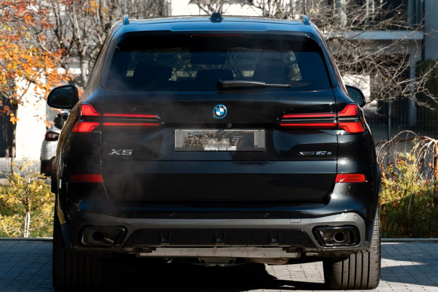 BMW X5 xDrive50e M-SPORT Pro ** LED, COGNAC LEDER, NAVI+, PANO, DR.ASS+, TREKH, 22-invh LMV, LUCHT ** Ex BMW - UNFALLFREI ** ** INFORMEER OOK NAAR ONZE AANTREKKELIJKE FINANCIAL-LEASE TARIEVEN **