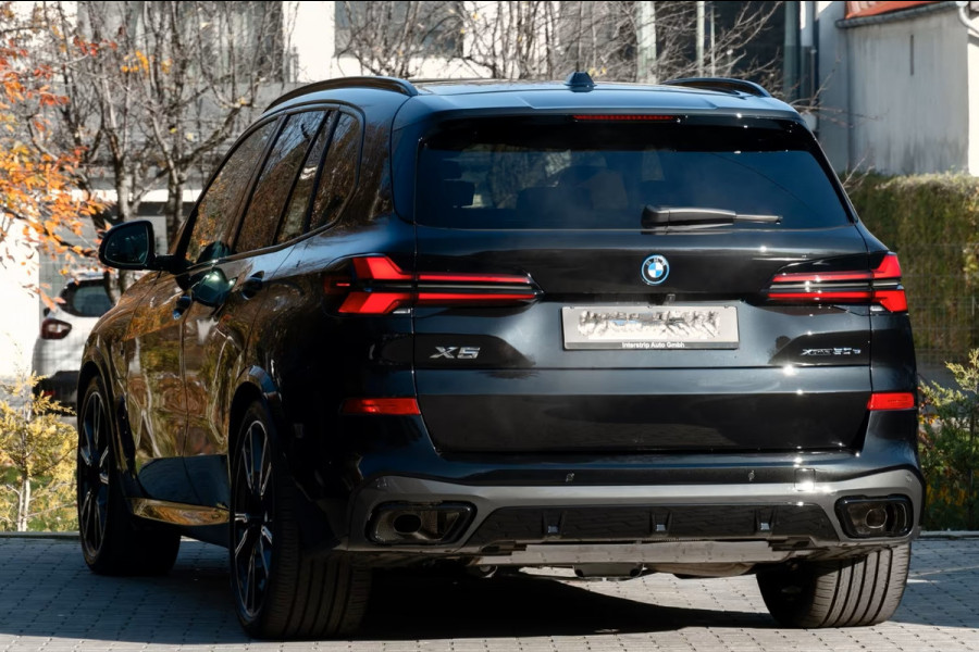 BMW X5 xDrive50e M-SPORT Pro ** LED, COGNAC LEDER, NAVI+, PANO, DR.ASS+, TREKH, 22-invh LMV, LUCHT ** Ex BMW - UNFALLFREI ** ** INFORMEER OOK NAAR ONZE AANTREKKELIJKE FINANCIAL-LEASE TARIEVEN **