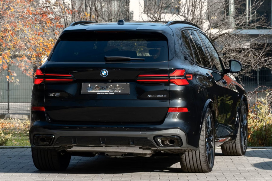 BMW X5 xDrive50e M-SPORT Pro ** LED, COGNAC LEDER, NAVI+, PANO, DR.ASS+, TREKH, 22-invh LMV, LUCHT ** Ex BMW - UNFALLFREI ** ** INFORMEER OOK NAAR ONZE AANTREKKELIJKE FINANCIAL-LEASE TARIEVEN **