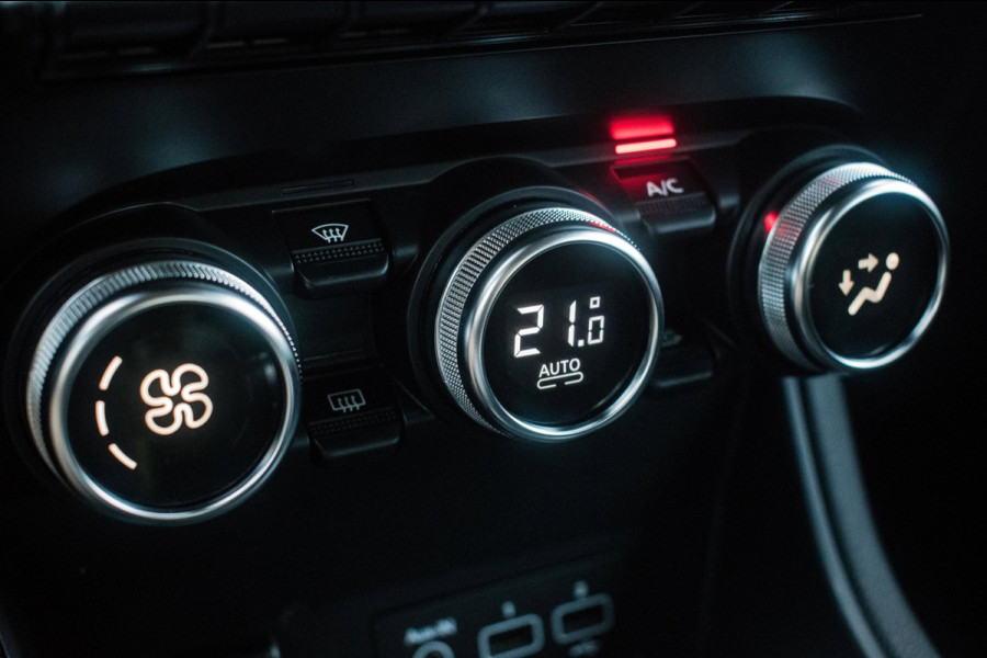 Renault Captur 1.6 E-Tech Full Hybrid 145 Intens [ Dealeronderhouden Carplay Camera Keyless LED Digital Dashboard ]