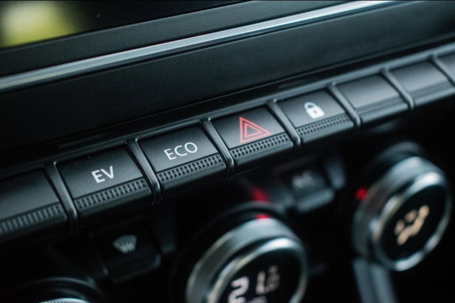 Renault Captur 1.6 E-Tech Full Hybrid 145 Intens [ Dealeronderhouden Carplay Camera Keyless LED Digital Dashboard ]