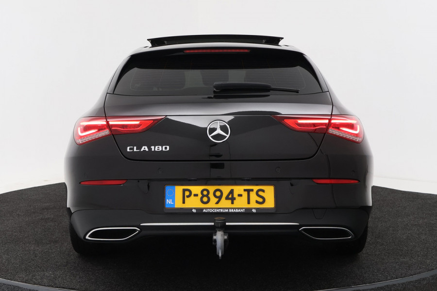Mercedes-Benz CLA-Klasse Shooting Brake 180 Solution Luxury (PANORAMADAK, SFEERVERLICHTING, CAMERA, TREKHAAK WEGKLAPBAAR)