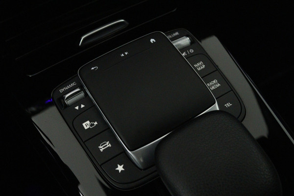 Mercedes-Benz CLA-Klasse Shooting Brake 180 Solution Luxury (PANORAMADAK, SFEERVERLICHTING, CAMERA, TREKHAAK WEGKLAPBAAR)