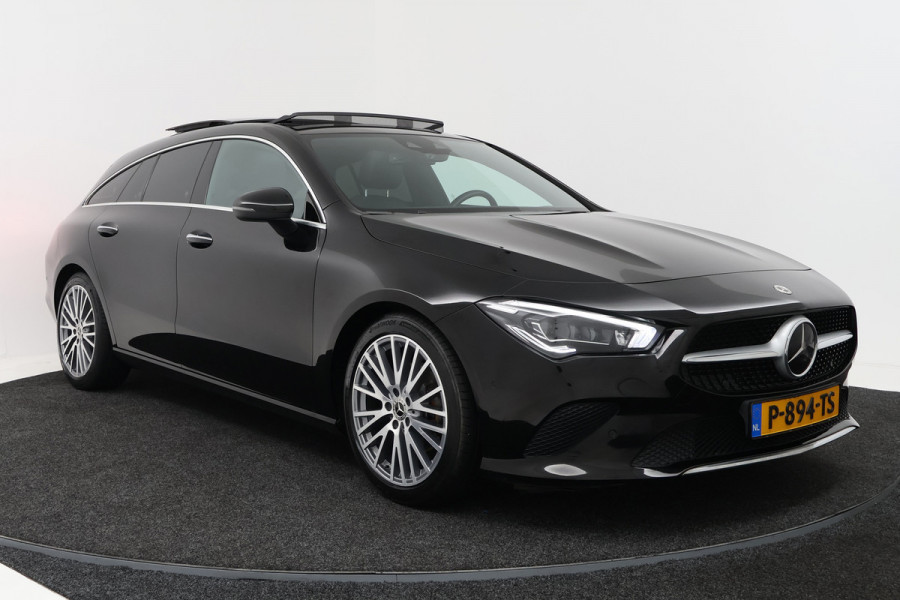 Mercedes-Benz CLA-Klasse Shooting Brake 180 Solution Luxury (PANORAMADAK, SFEERVERLICHTING, CAMERA, TREKHAAK WEGKLAPBAAR)