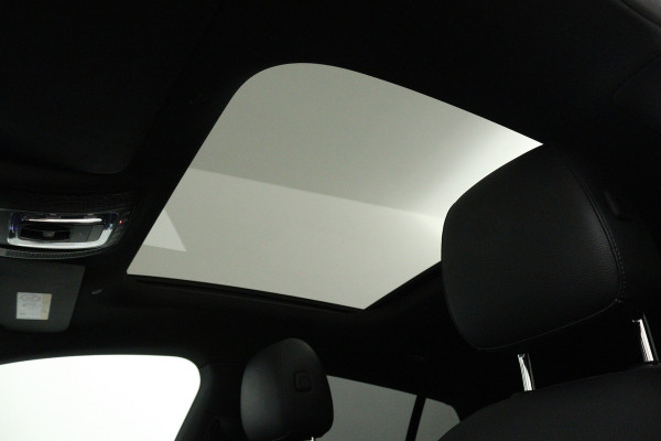 Mercedes-Benz CLA-Klasse Shooting Brake 180 Solution Luxury (PANORAMADAK, SFEERVERLICHTING, CAMERA, TREKHAAK WEGKLAPBAAR)