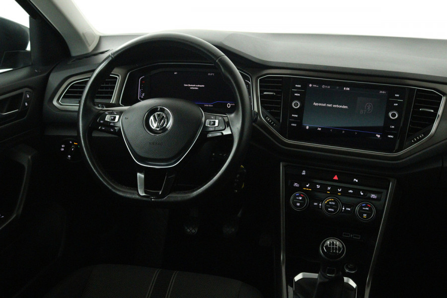 Volkswagen T-Roc 1.0 TSI Style (PANORAMADAK, DIGATALE COCKPIT, PDC, LED, CLIMA, STOELVERWARMING)