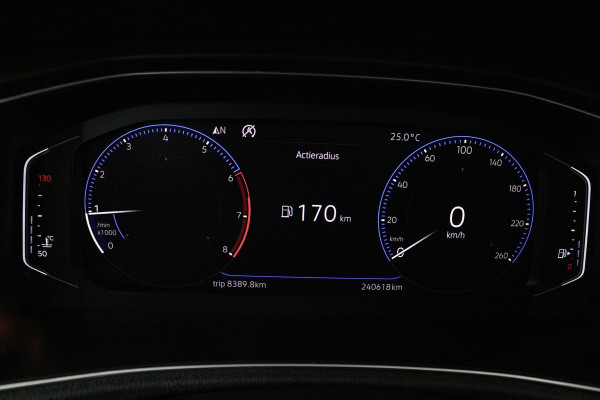 Volkswagen T-Roc 1.0 TSI Style (PANORAMADAK, DIGATALE COCKPIT, PDC, LED, CLIMA, STOELVERWARMING)