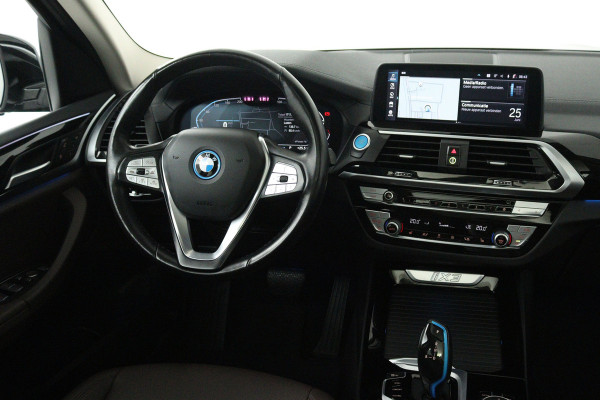 BMW iX3 Executive 80 kWh (PANORAMADAK, SFEERVERLICHTING, ADAPTIVE CRUISE, AUTOPILOT, STOELVERWARMING, 1e EIGENAAR)