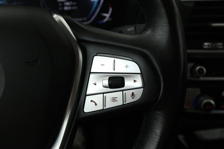 BMW iX3 Executive 80 kWh (PANORAMADAK, SFEERVERLICHTING, ADAPTIVE CRUISE, AUTOPILOT, STOELVERWARMING, 1e EIGENAAR)