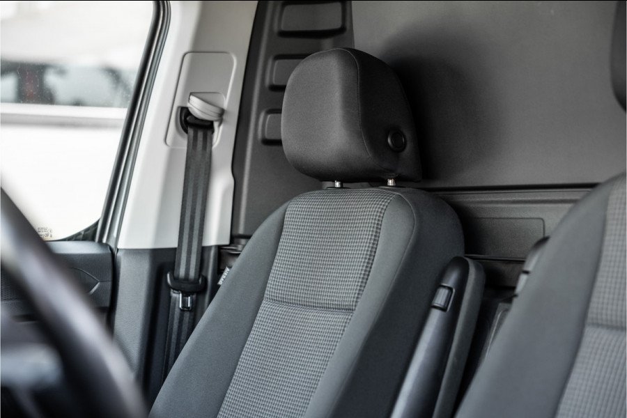 Volkswagen Caddy Cargo Maxi 2.0 TDI DSG | L+R Schuifdeur | Camera | CarPlay | Trekhaak | LED Koplampen | Stoelverwarming | MF Stuur | Betimmering | Nieuwe APK