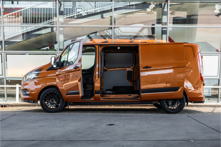 Ford Transit Custom 300 2.0 TDCI L2H1 | Raptor Edition | CarPlay | Camera | Trekhaak | PDC V+A | Nieuwe APK | Stoelverwarming | PDC V+A