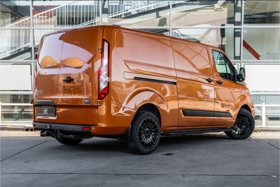 Ford Transit Custom 300 2.0 TDCI L2H1 | Raptor Edition | CarPlay | Camera | Trekhaak | PDC V+A | Nieuwe APK | Stoelverwarming | PDC V+A
